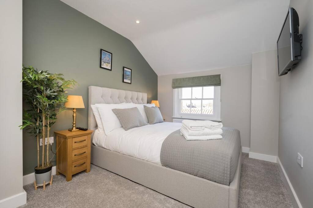 Lettered Board Apartments 1, 2 & 3 بيكرينغ المظهر الخارجي الصورة
