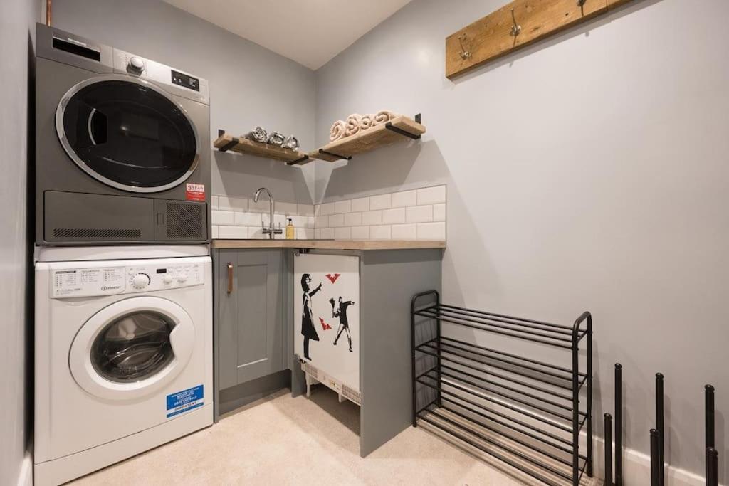 Lettered Board Apartments 1, 2 & 3 بيكرينغ المظهر الخارجي الصورة