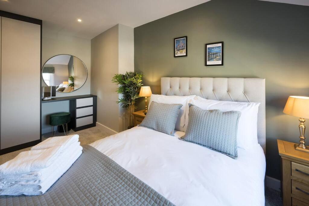 Lettered Board Apartments 1, 2 & 3 بيكرينغ المظهر الخارجي الصورة